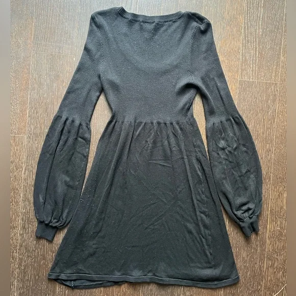 Black Puffy Long Sleeve Mini Sweater Dress Small H&M - Picture 6 of 7